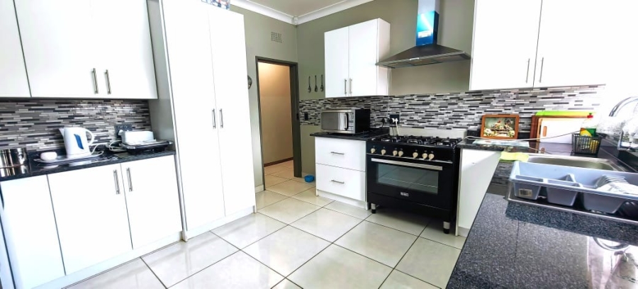 4 Bedroom Property for Sale in Baillie Park North West